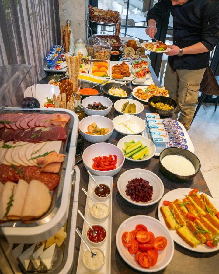 Emery Hotel Prishtinë Luaran gambar
