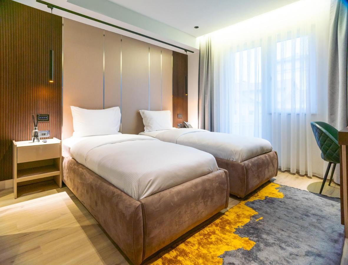 Emery Hotel Prishtinë Luaran gambar