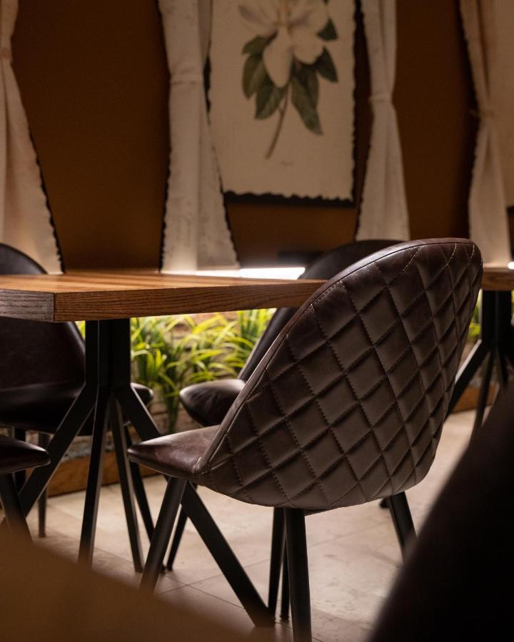 Emery Hotel Prishtinë Luaran gambar