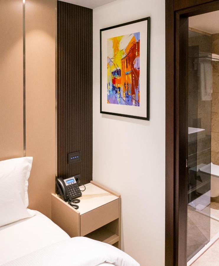 Emery Hotel Prishtinë Luaran gambar